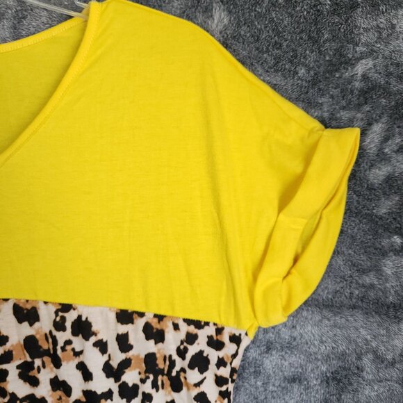 Women's Animal Print Short Sleeve V Neck Colorblocked Top Shirt Short Sleeve NEW - Picture 2 of 7